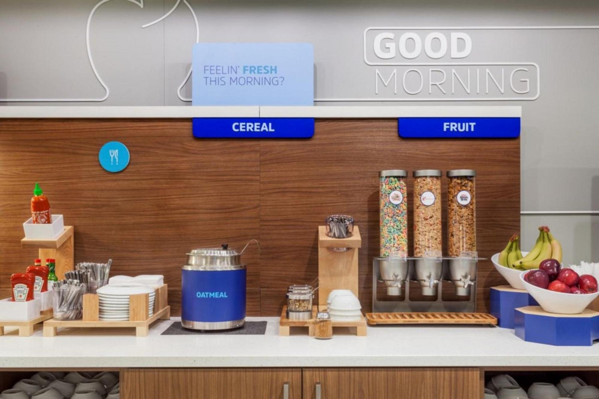 Holiday Inn Express & Suites Fresno Airport By Ihg 프레즈노 외부 사진